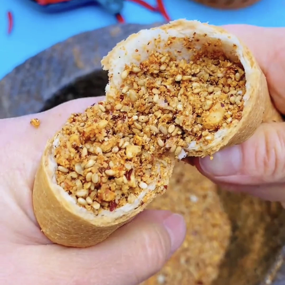 手工芝麻酱花生碎辣椒酱拌面拌饭酱下饭炒菜酱香辣脆夹馍辣酱蘸料