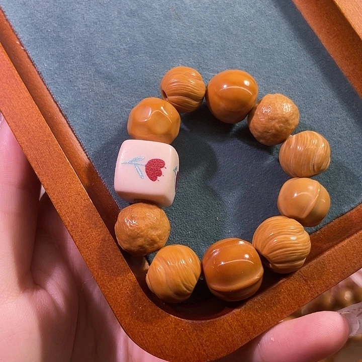 猴头核桃吊坠多宝小花