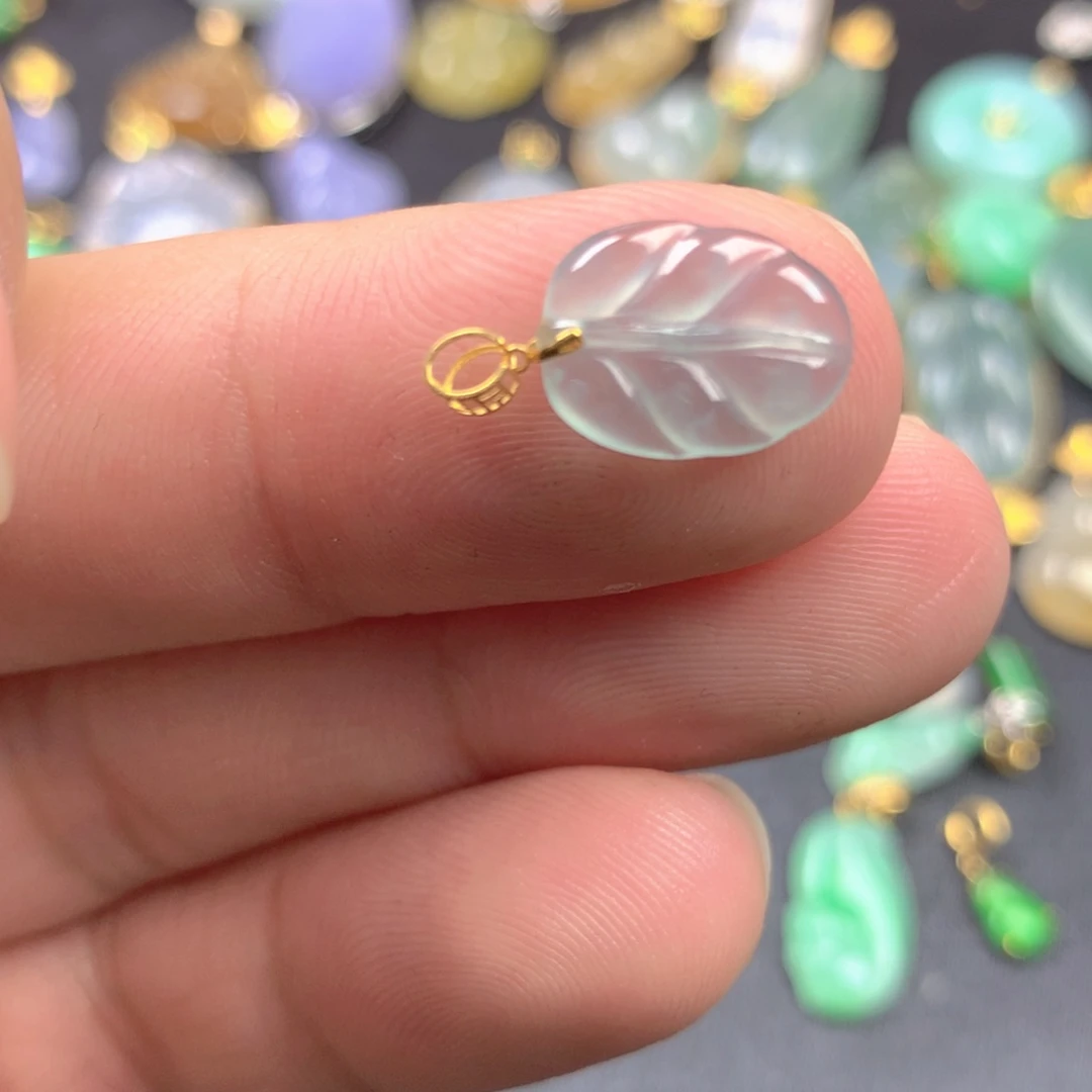 【闪购商品】颈饰18K金镶嵌翡翠翡翠