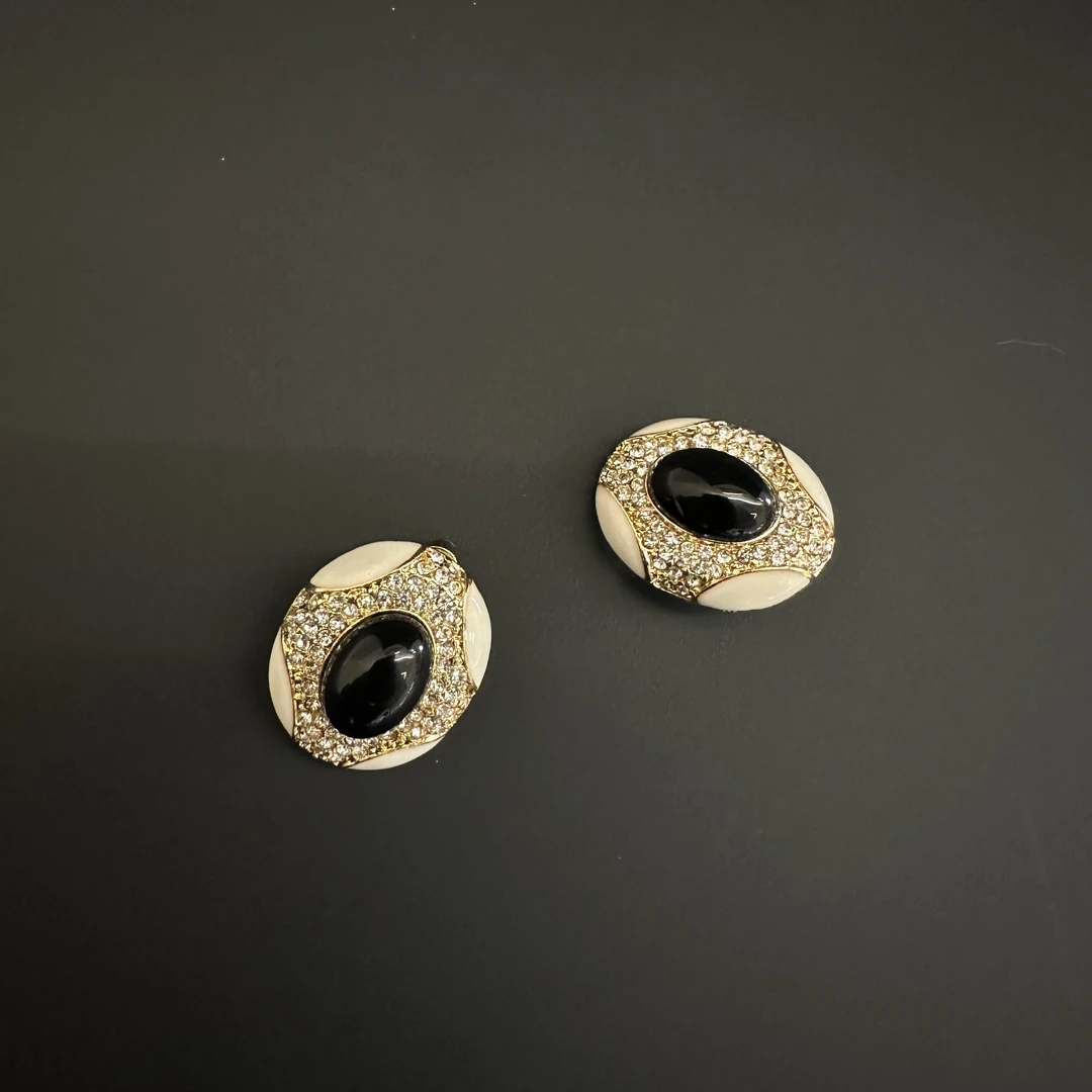 铜合金耳饰 【14625】中古黑色镶嵌百搭款耳钉重工