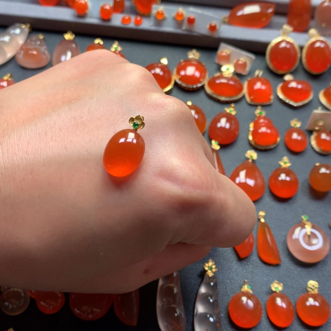 南红玛瑙未镶嵌颈饰