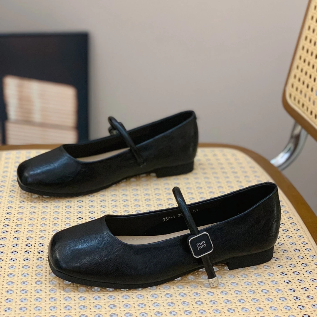 小香风配裙子玛丽珍鞋女2025春季新款复古方头一字扣平底浅口单鞋