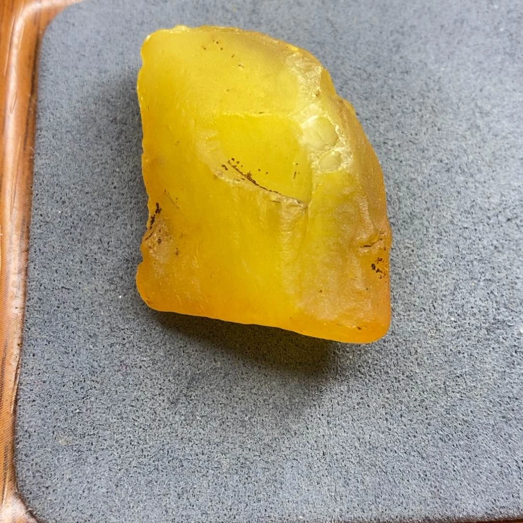 定制琥珀未镶嵌梨