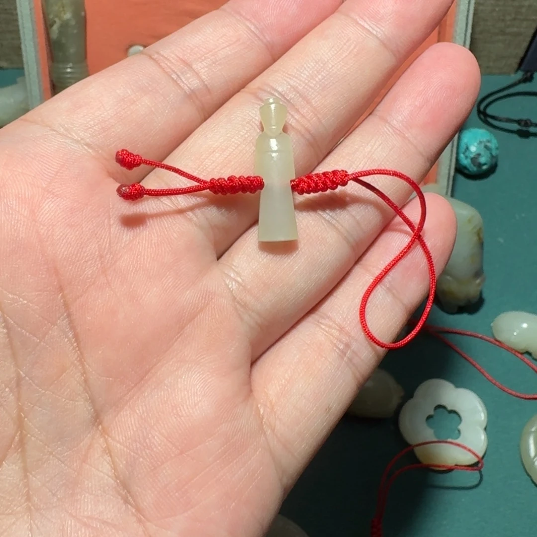 和田玉未镶嵌颈饰红*阳