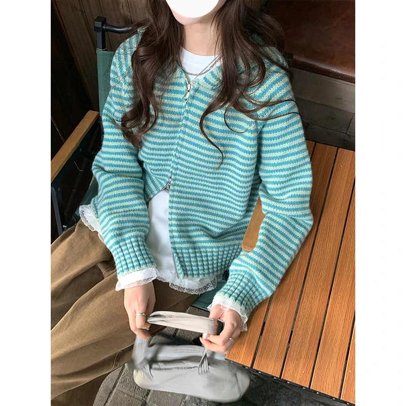 2025韩系温柔风条纹双拉链连帽毛衣秋季大码胖mm显瘦百搭针织开衫