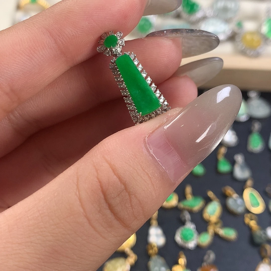 翡翠18K金镶嵌吊坠(不含链)