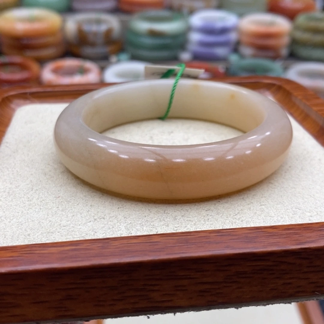 石英质玉未镶嵌手镯