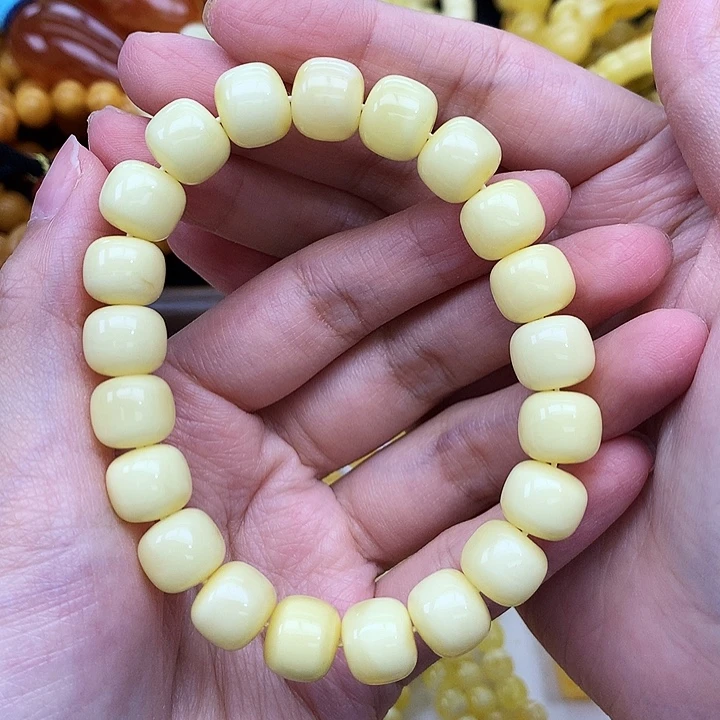 蜜蜡未镶嵌珠宝奇石