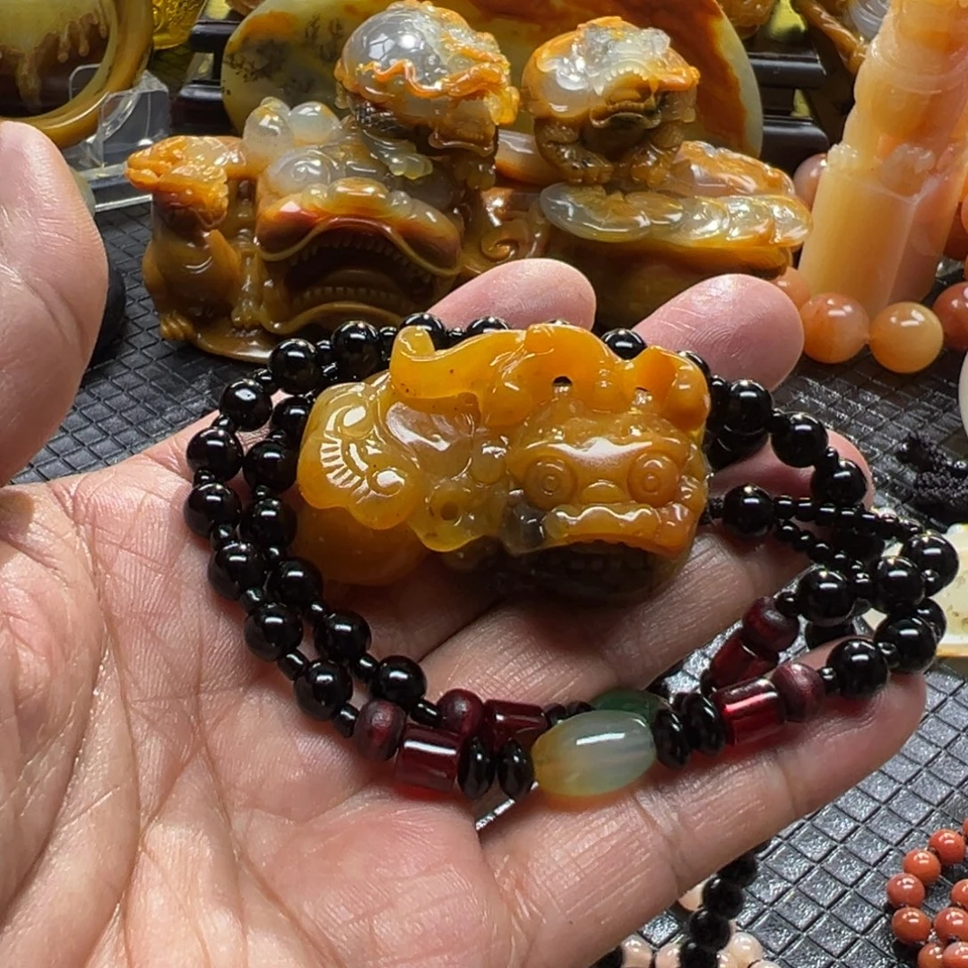 石英质玉未镶嵌颈饰