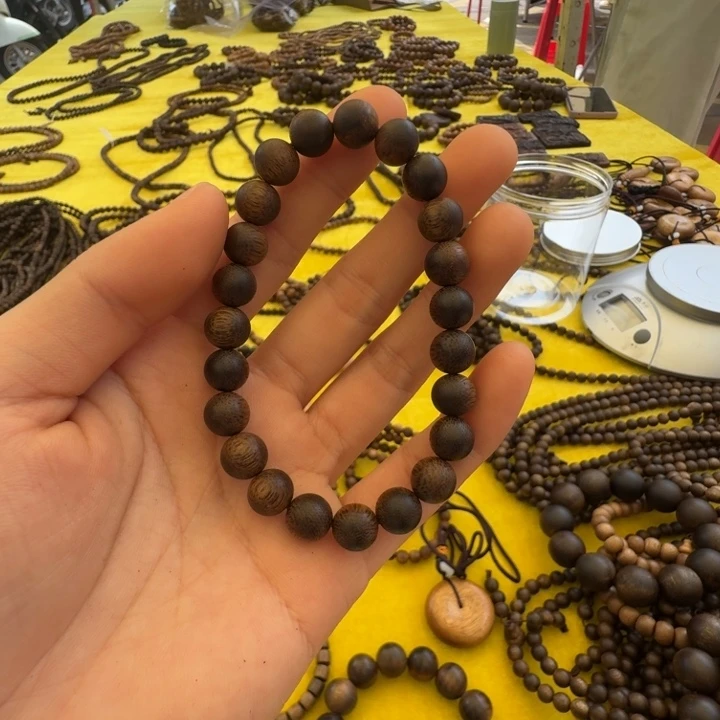 沉香沉香碎屑海南留疤白棋0.8大8克➕沉香碎屑多样性