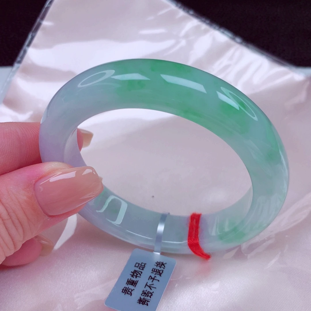 未镶嵌手镯翡翠手镯