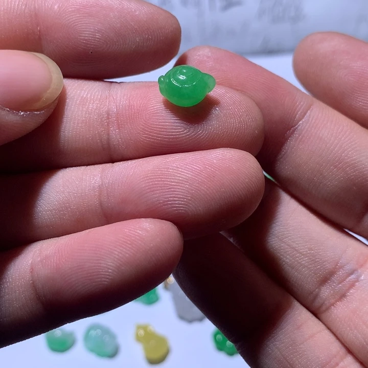 翡翠未镶嵌颈饰886425