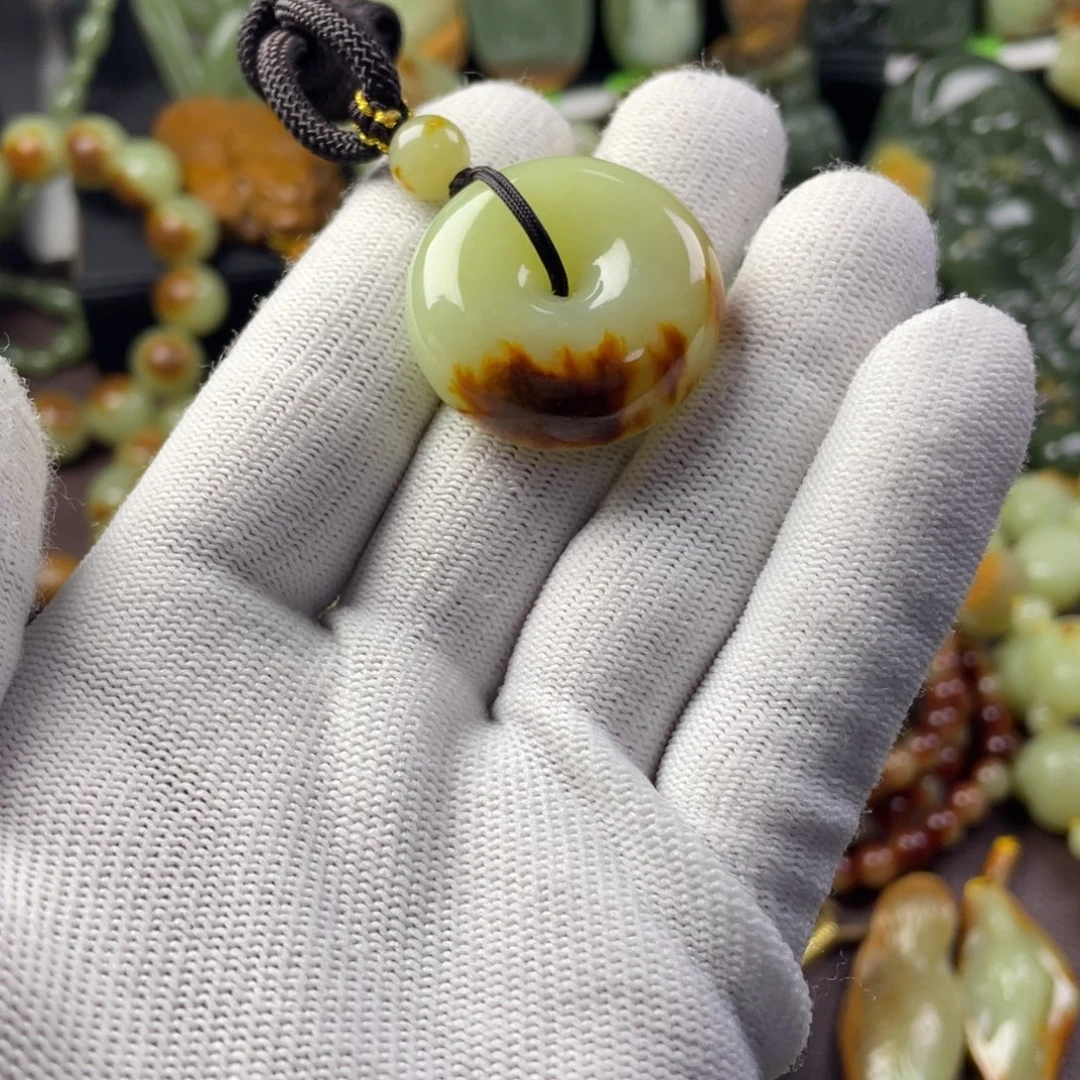 岫岩河磨玉（透闪石质玉）未镶嵌颈饰