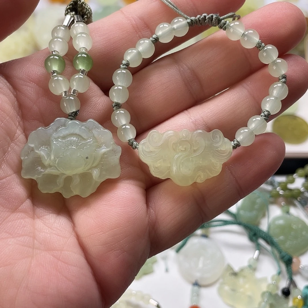 纯***o蛇纹石玉未镶嵌颈饰