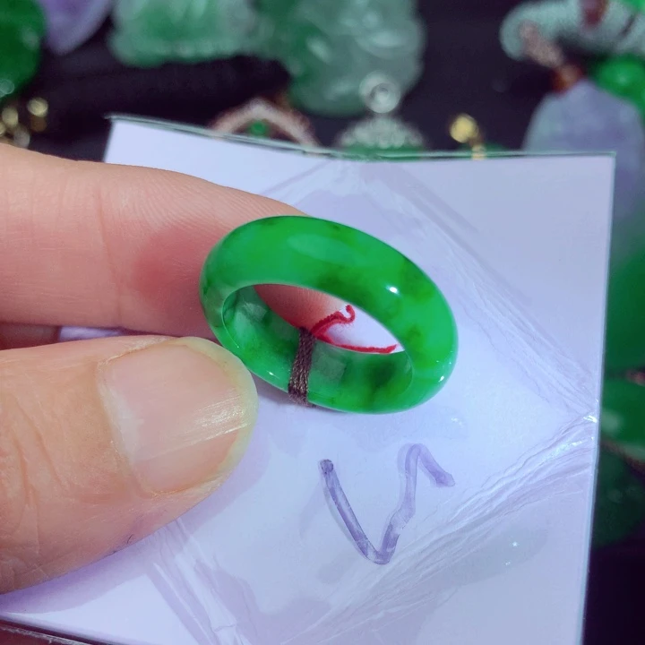 翡翠未镶嵌戒指戒指