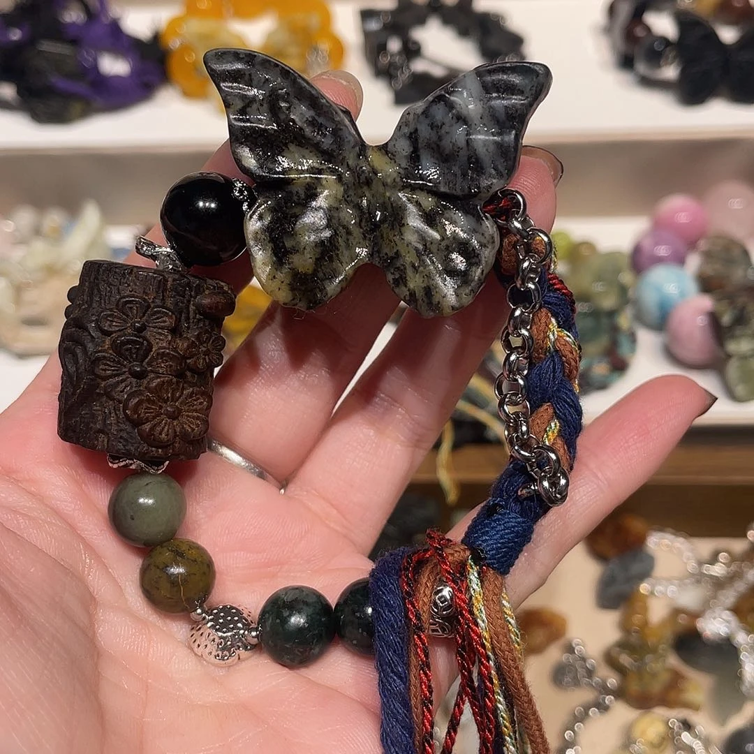 蛇纹石玉合金颈饰