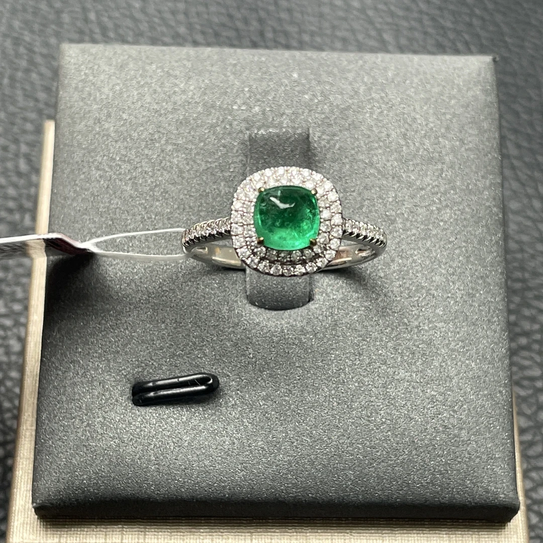 18K金镶嵌祖母绿戒指  主石约；1.20ct