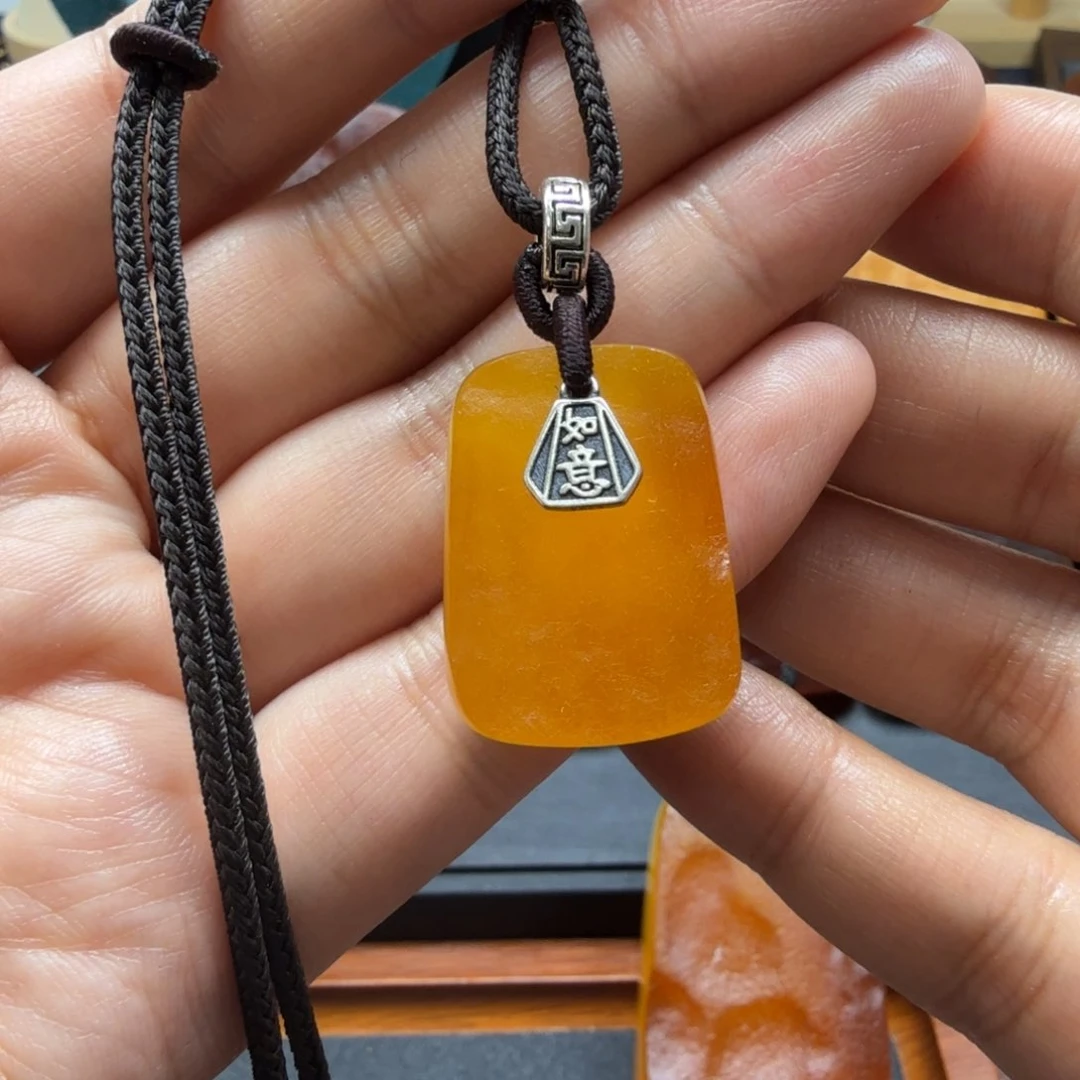 琥珀吊坠(赠链)未镶嵌