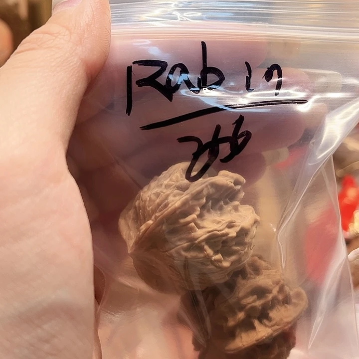 文玩核桃吊坠三棱