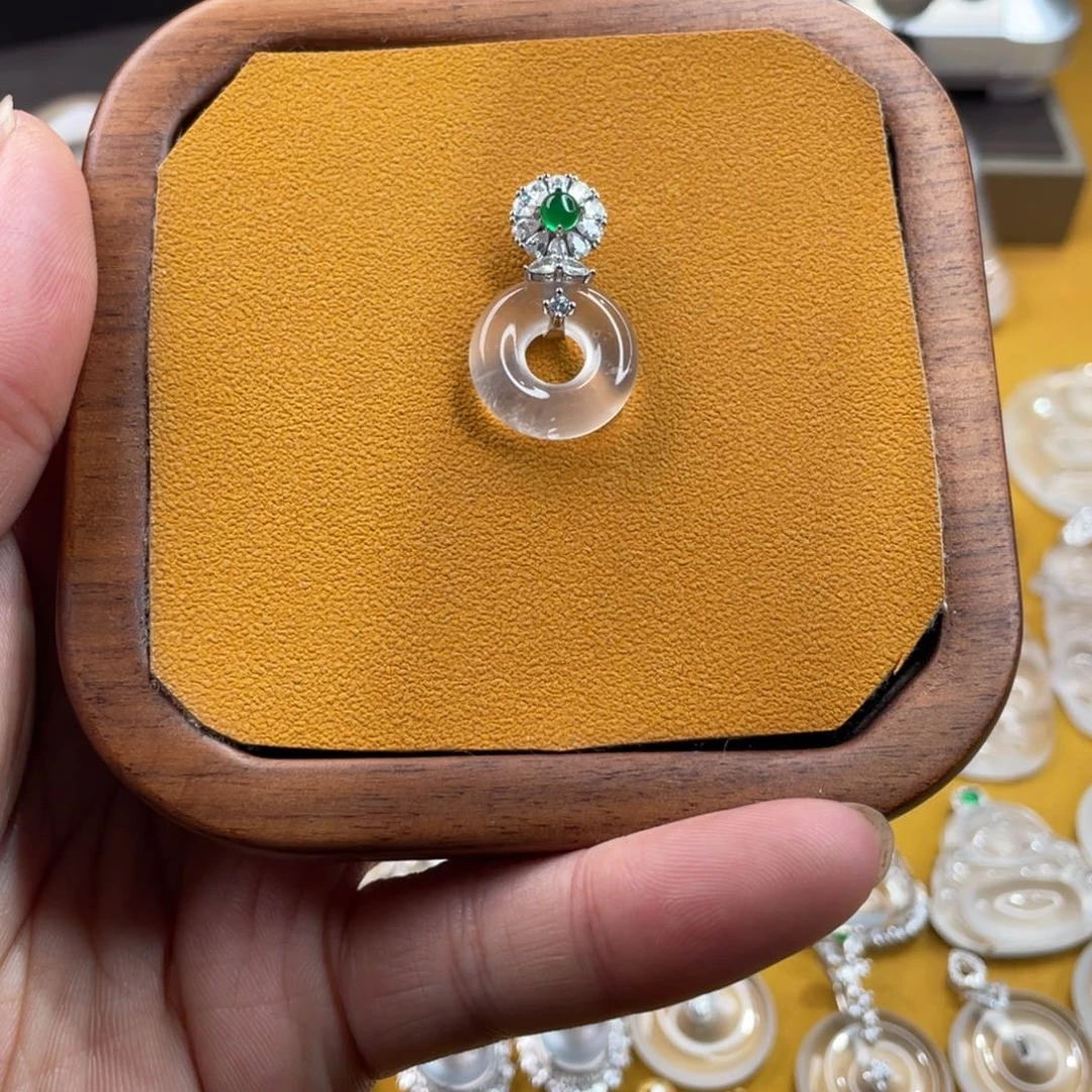 石英质玉颈饰银S925镶嵌