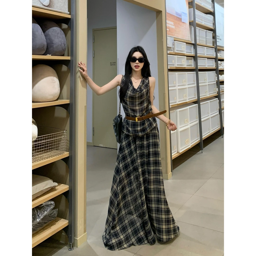 纯欲风甜辣套装女2025春季新款气质无袖上衣格纹半身裙两件套女装