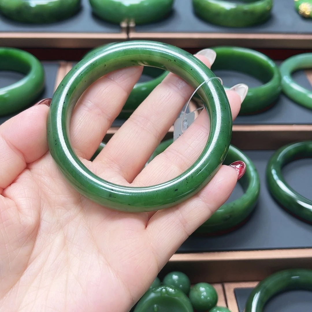 和田玉（碧玉）未镶嵌手镯