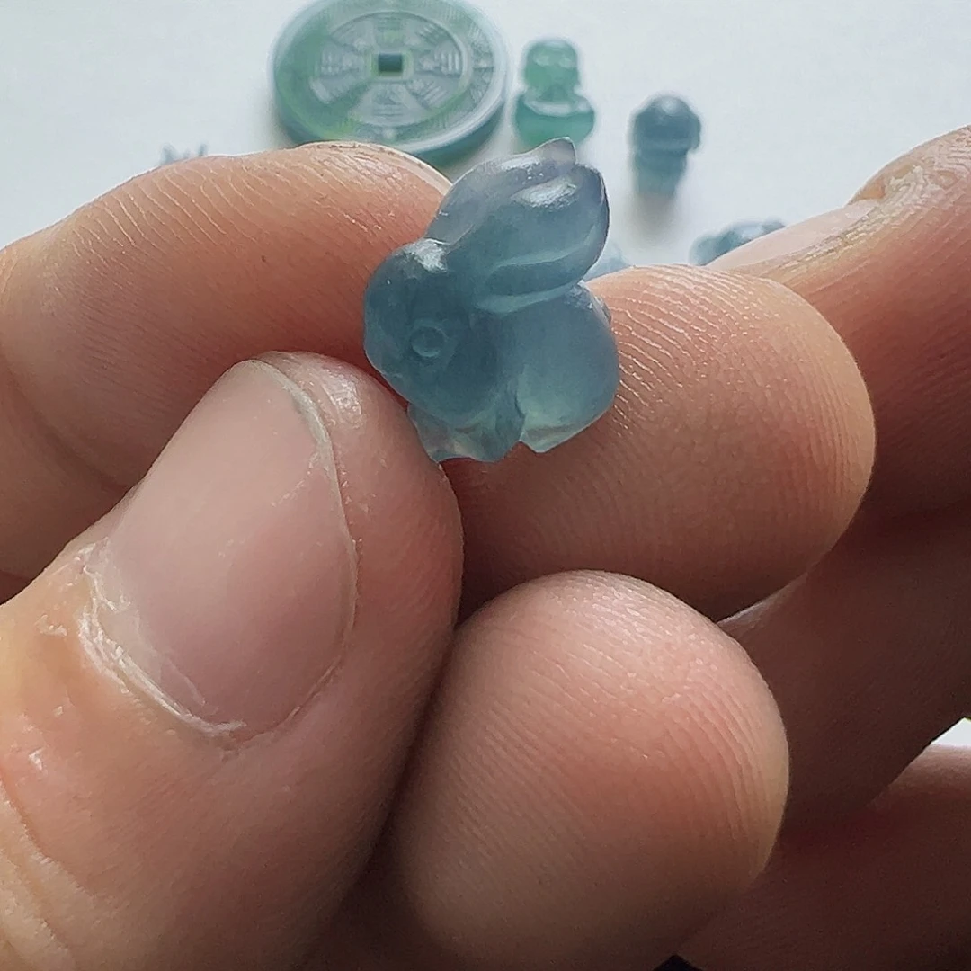 定制翡翠未镶嵌兔子