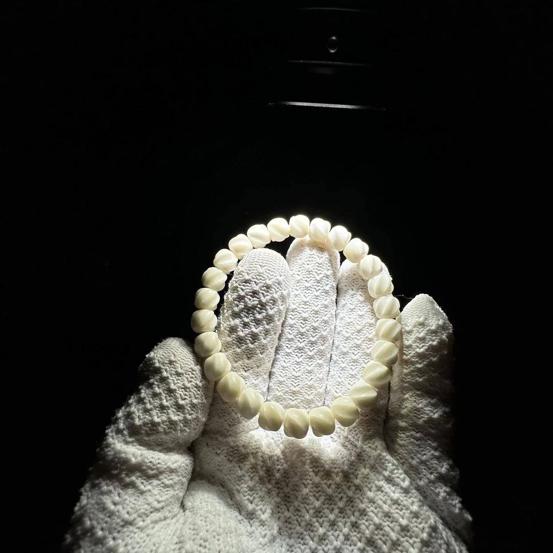 徐胖文玩徐胖文玩白玉菩提【工作室】