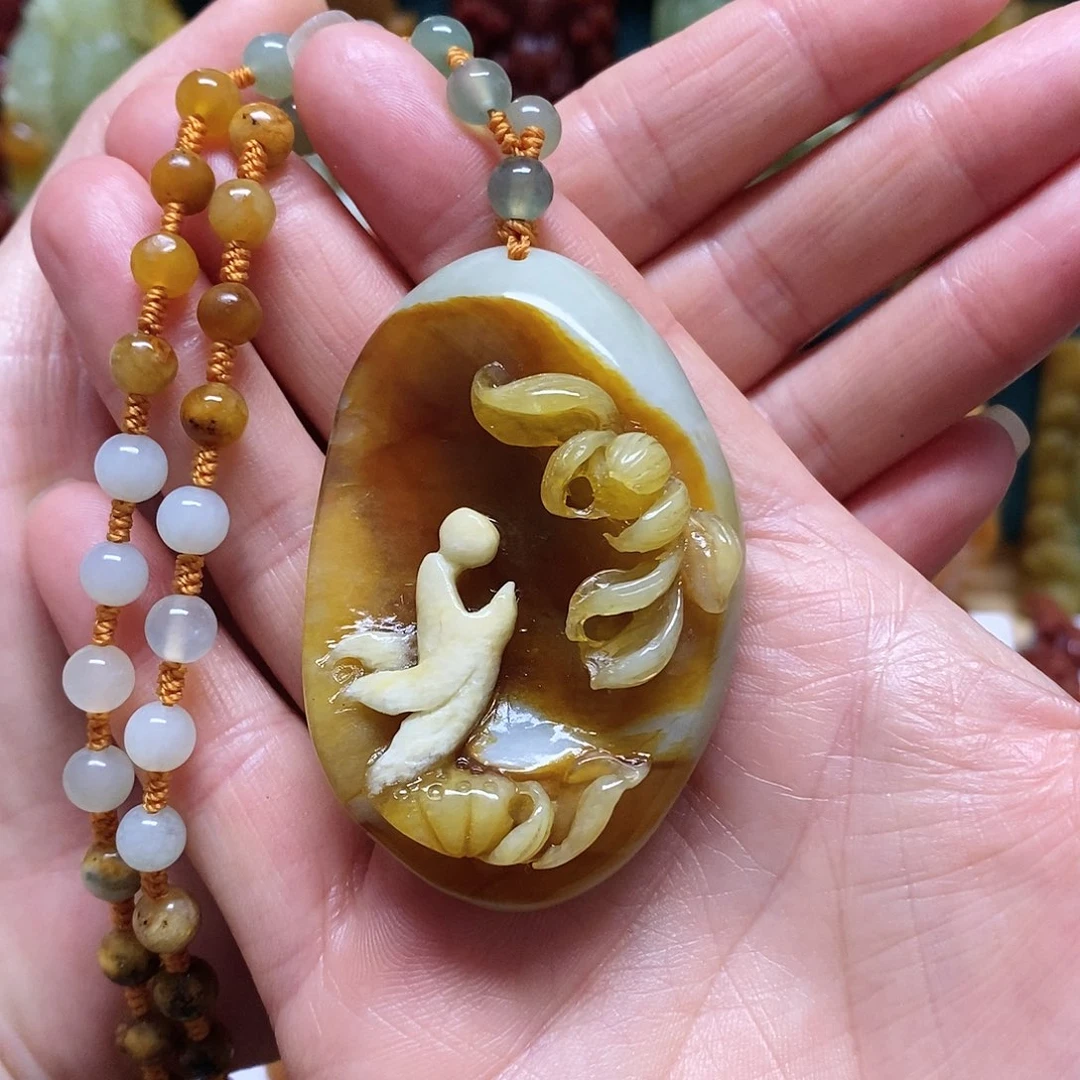 岫玉未镶嵌吊坠(赠链)