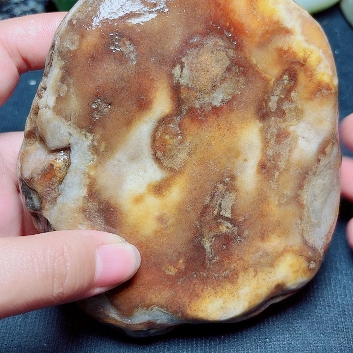 透闪石质玉未镶嵌珠宝奇石