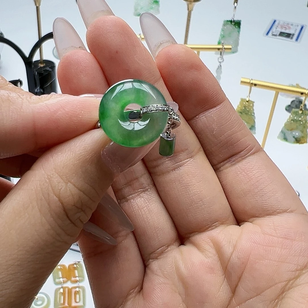 18K金镶嵌戒指翡翠A*Y天然缅甸A货翡翠