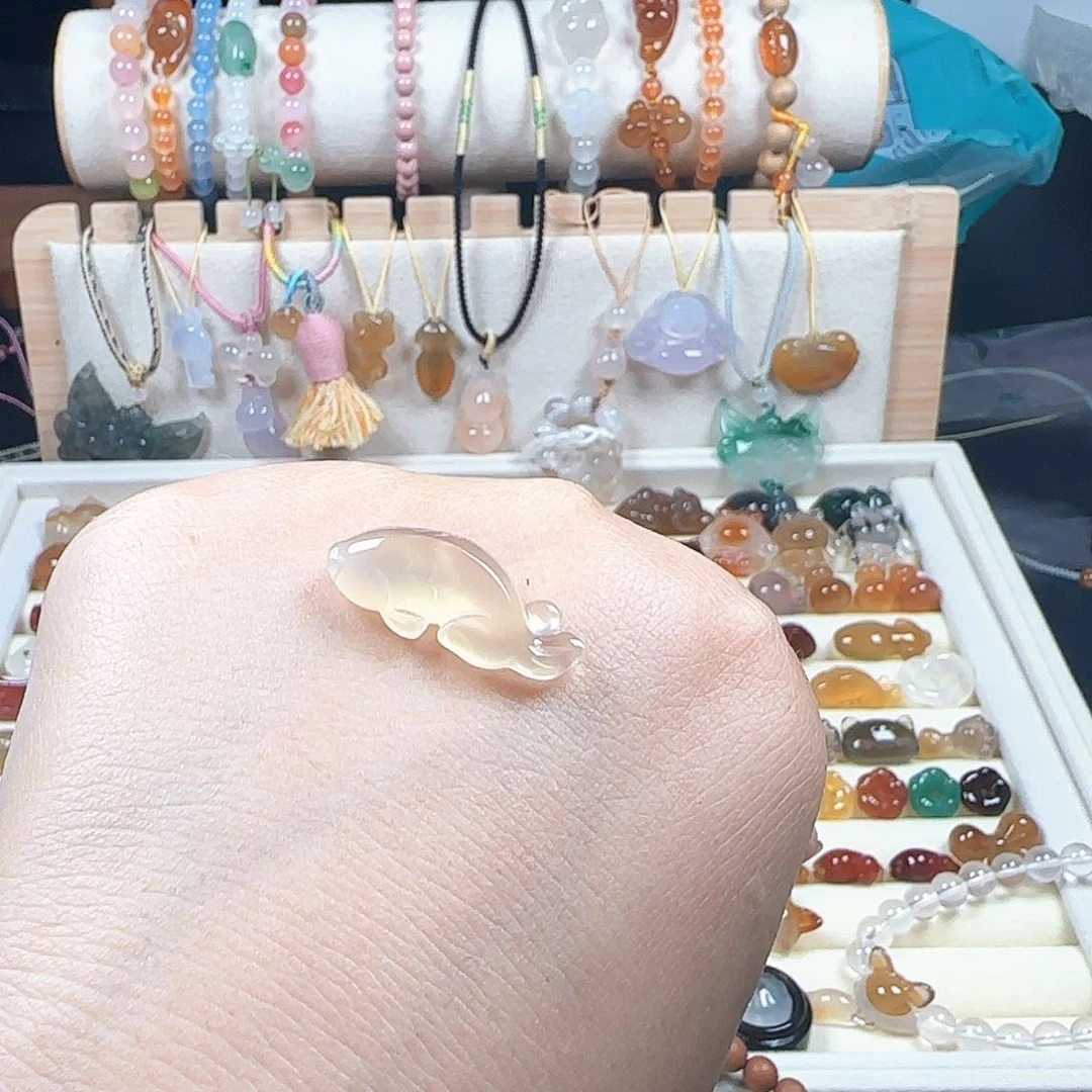 甜***儿玛瑙/玉髓颈饰未镶嵌