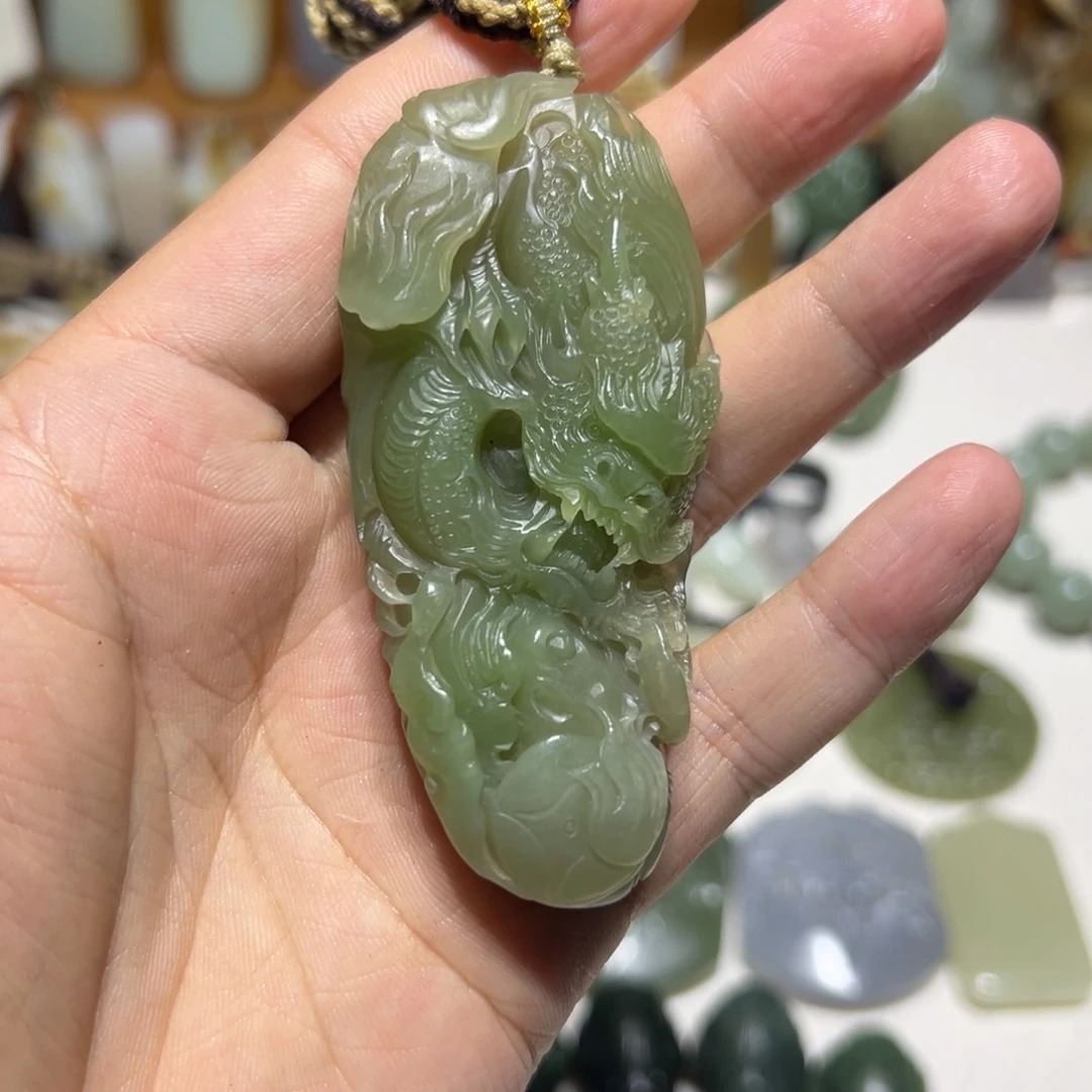 瞭****和田玉未镶嵌颈饰
