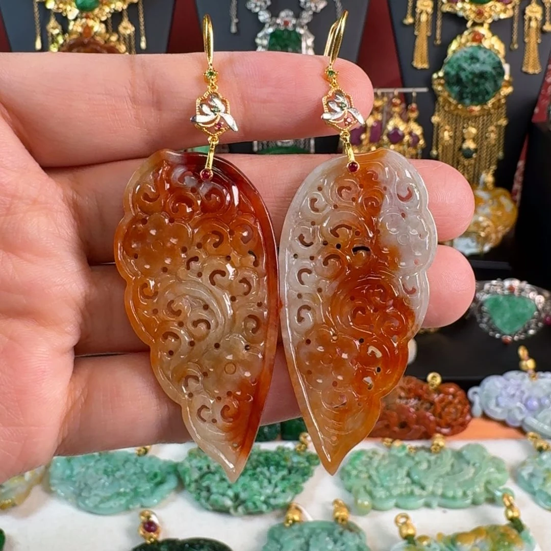 翡翠未镶嵌颈饰蝴蝶耳坠