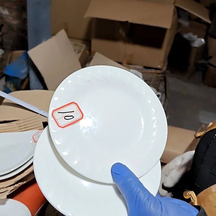 摆件盘子碗茶壶啥都有