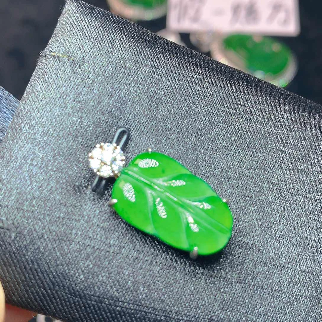 翡翠银S925镶嵌颈饰