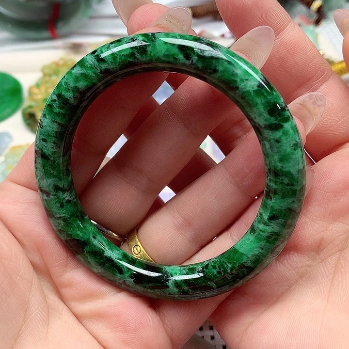 翡翠手镯未镶嵌珍*翡翠手镯