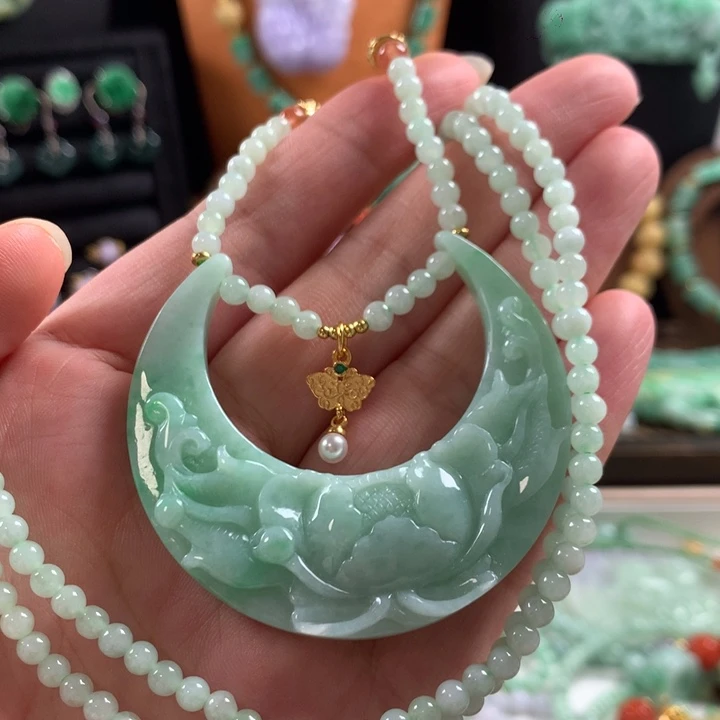 翡翠未镶嵌颈饰吊坠