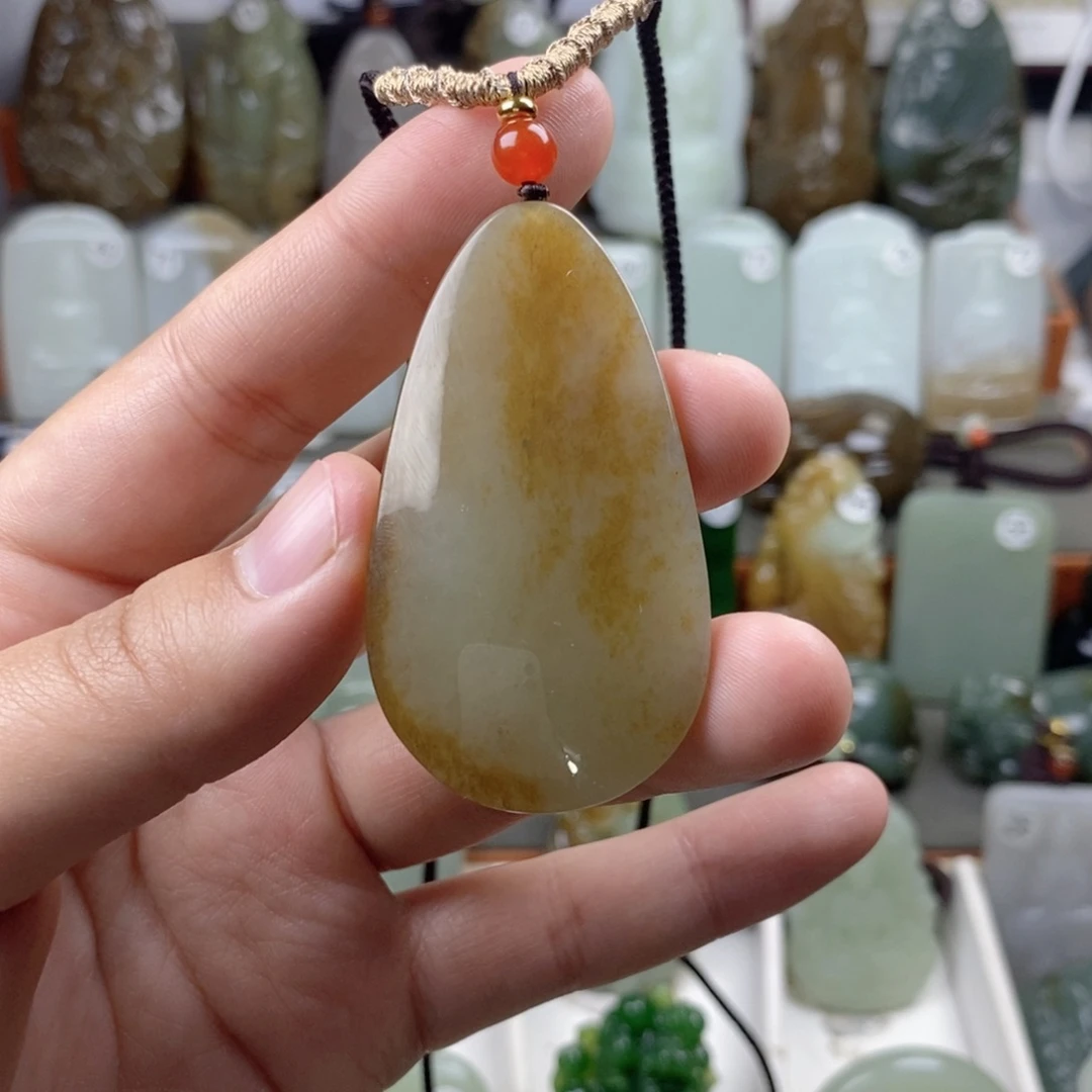 和田玉（糖玉）未镶嵌颈饰