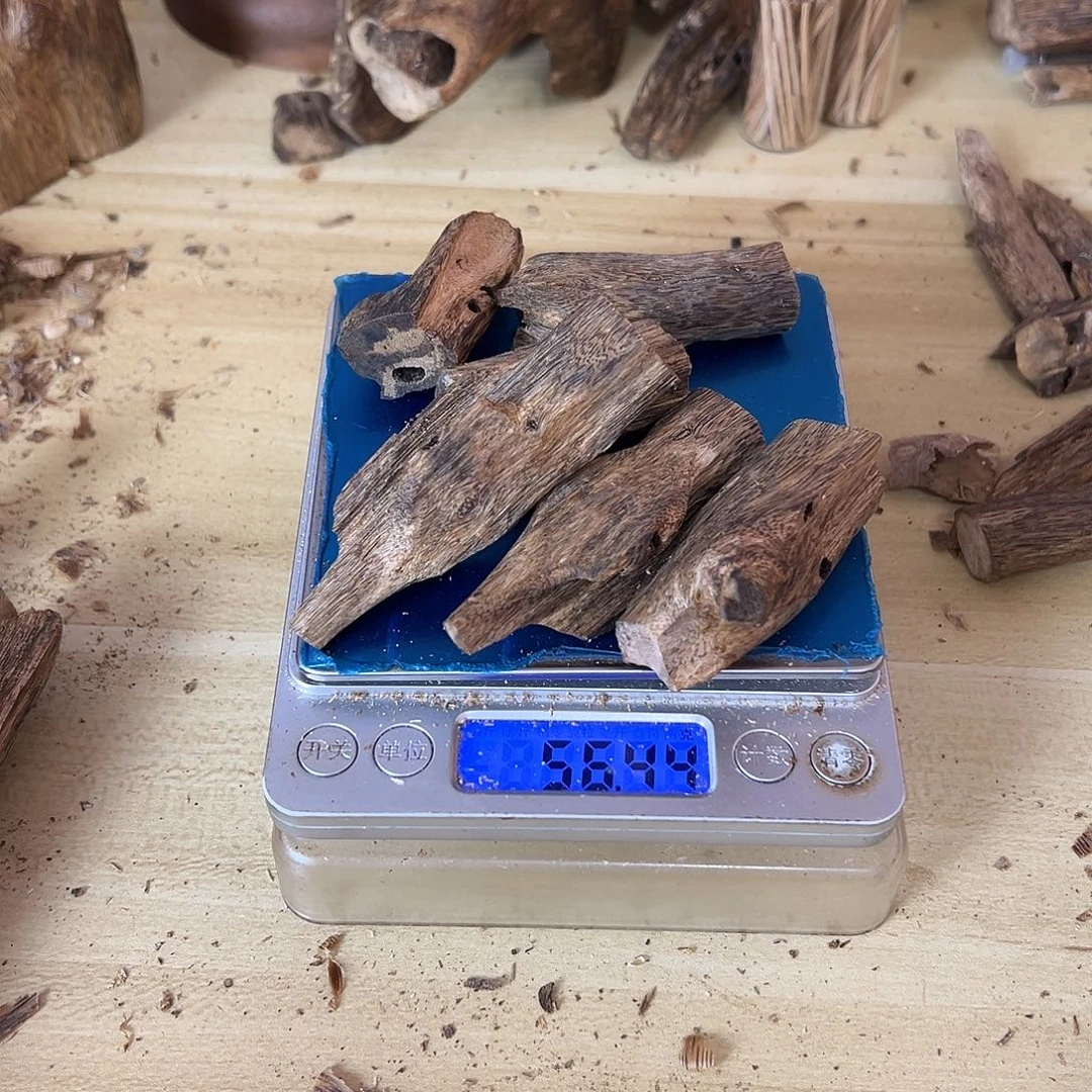 乡***哥香料绿棋楠红骨凹身56克