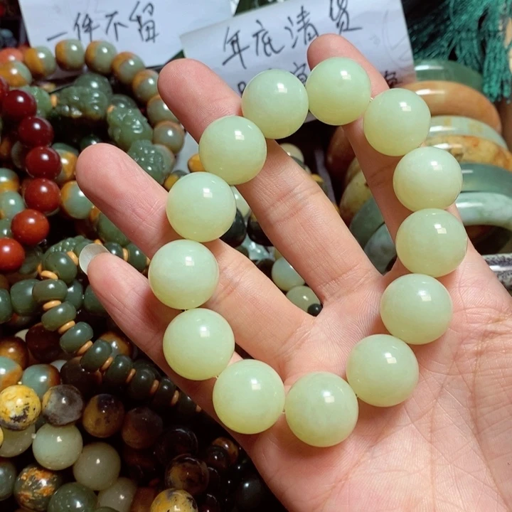 岫岩老玉（透闪石质玉）颈饰未镶嵌