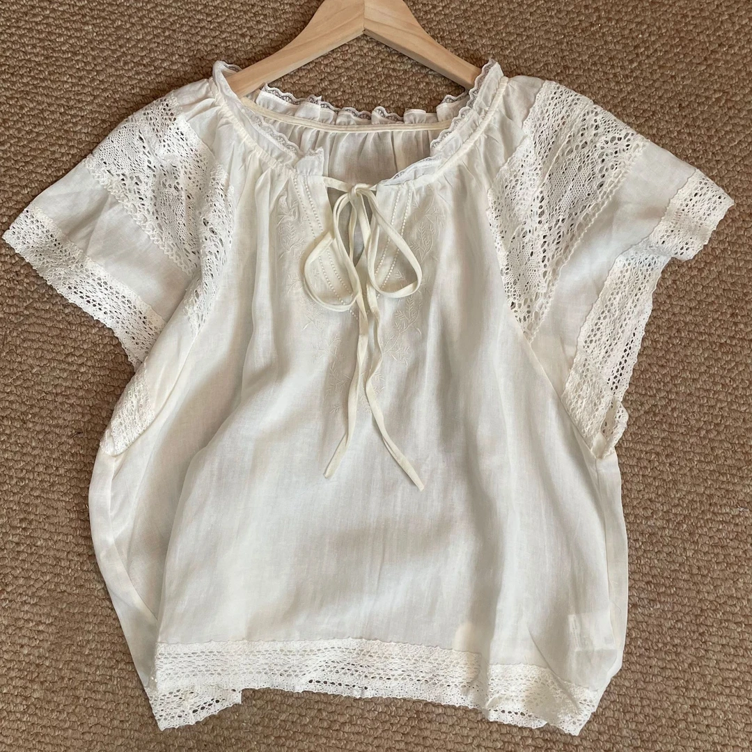 「雅阁布·蕾丝拼接仙仙飞袖夏季韩系小衫705#」