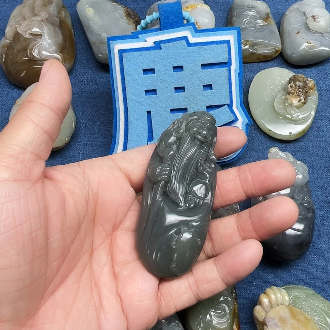 浮***萍和田玉未镶嵌颈饰