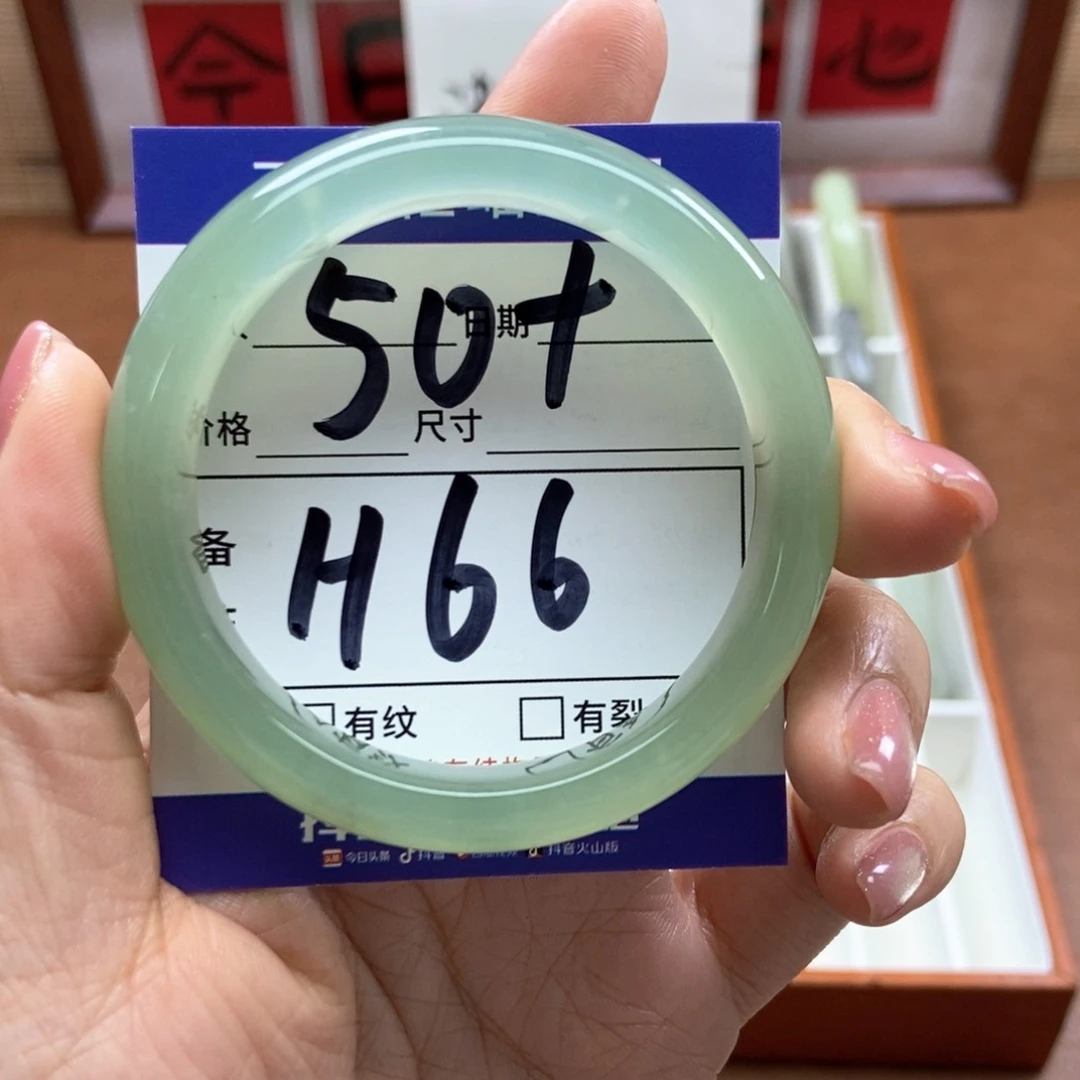 岫玉手镯手镯未镶嵌