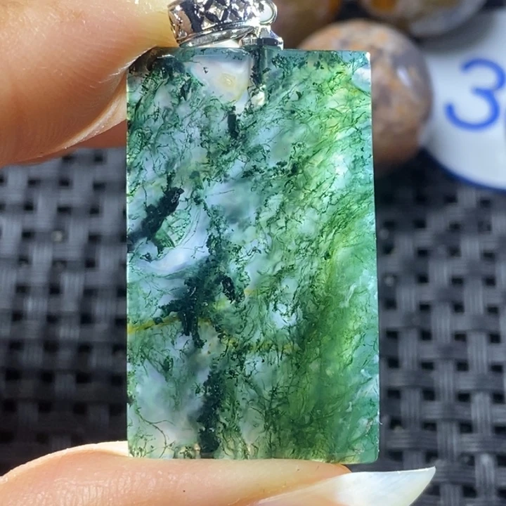 未镶嵌颈饰玛瑙/玉髓叶*