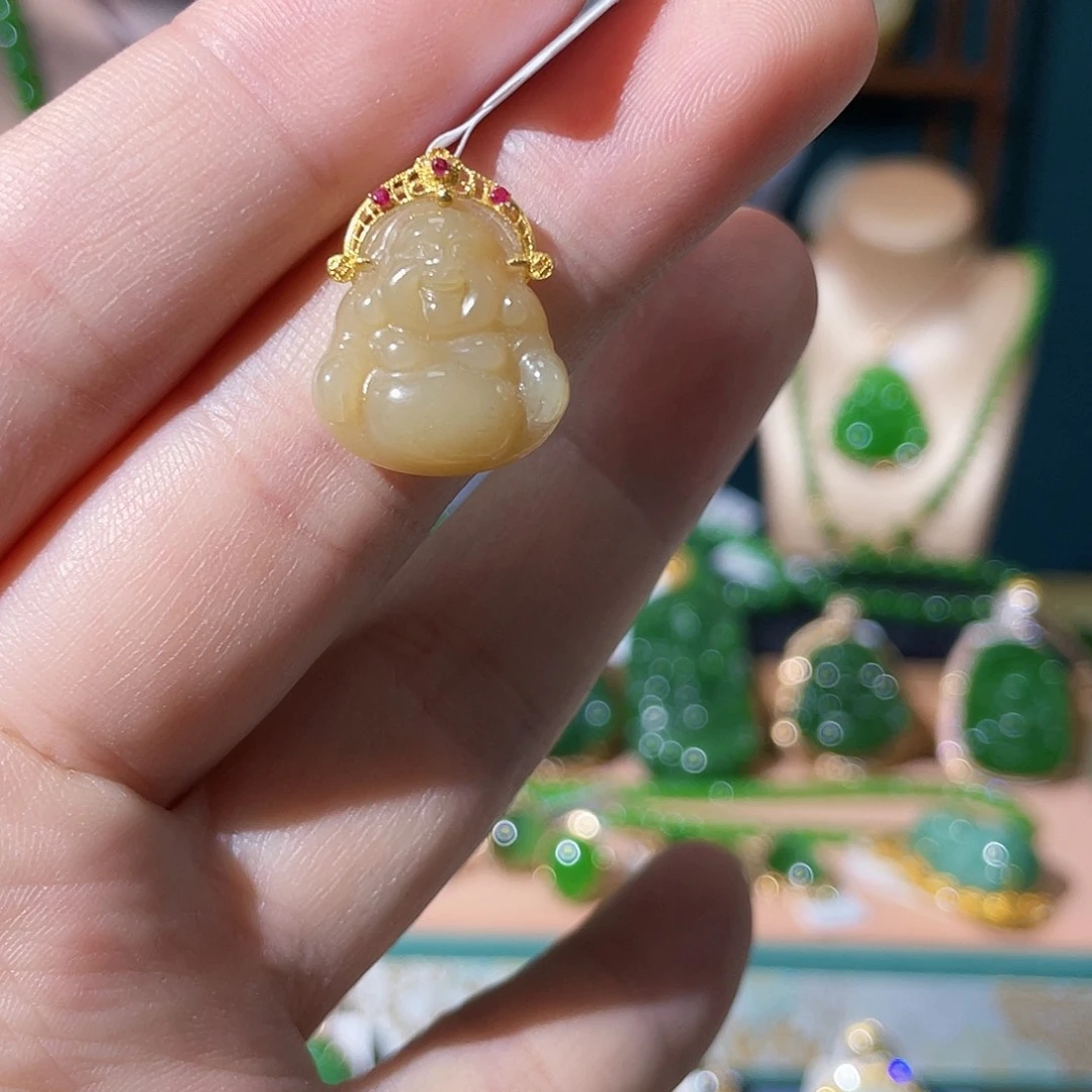 和田玉吊坠18K金镶嵌
