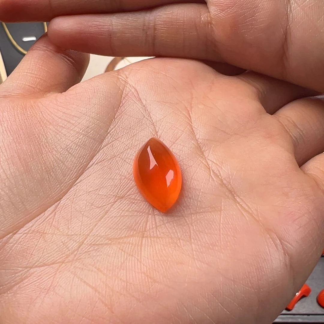 南红玛瑙马眼吊坠未镶嵌萤***飞