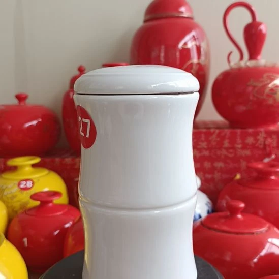 茶叶罐工厂倒闭清仓找有缘人