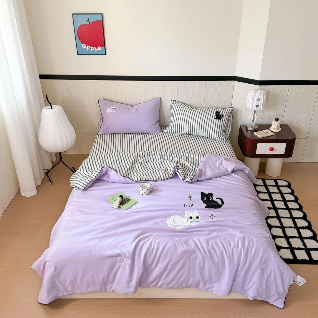 2025设计师新款高级感黑白猫咪印+绣夏凉被可机洗被夏凉被四件套