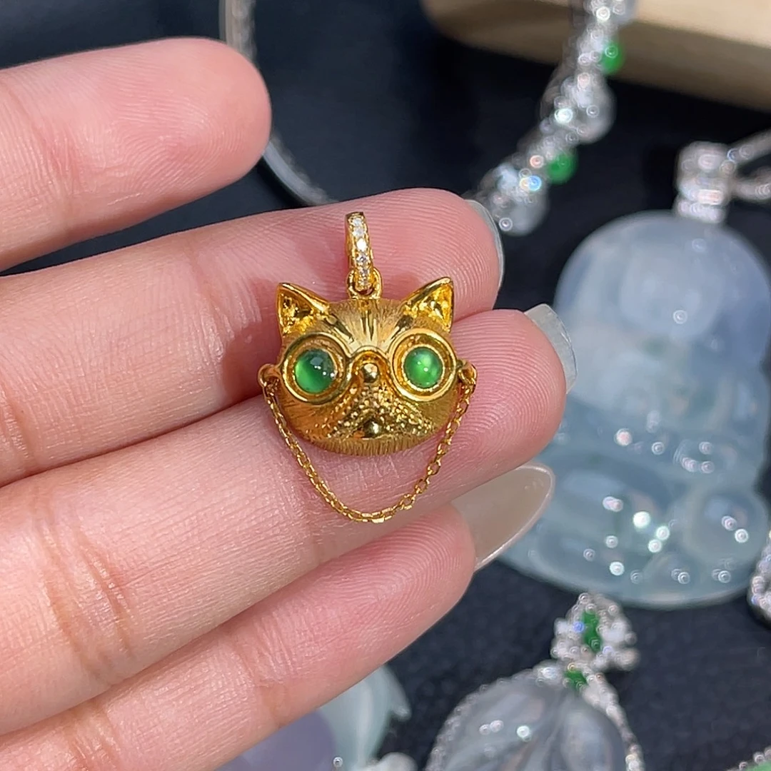 翡翠18K金镶嵌颈饰招财猫